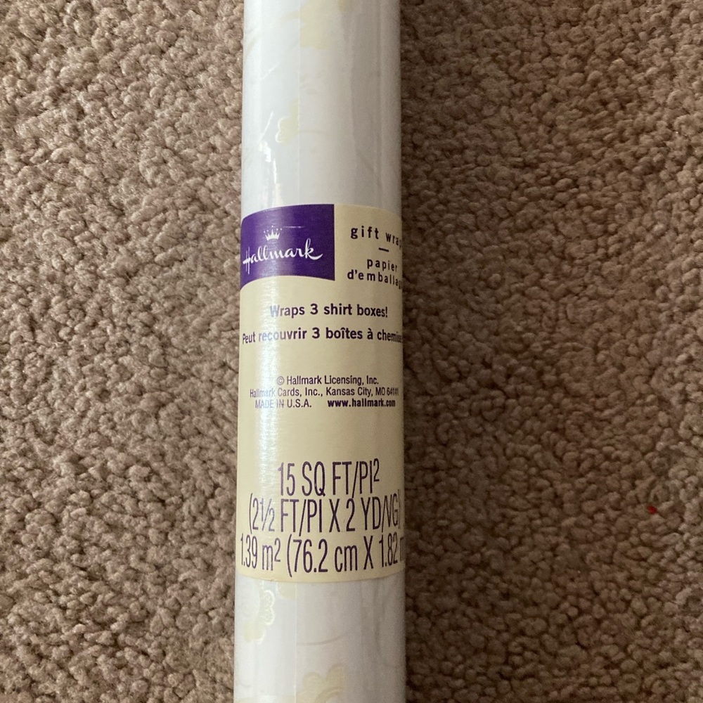 ♥️💚Hallmark Wedding Gift Wrap - White